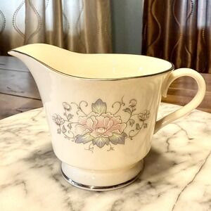VINTAGE Cosmopolitan Lenox CHARLESTON Creamer Fine Bone China
